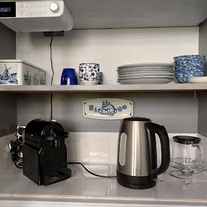 Bed & Breakfast West **