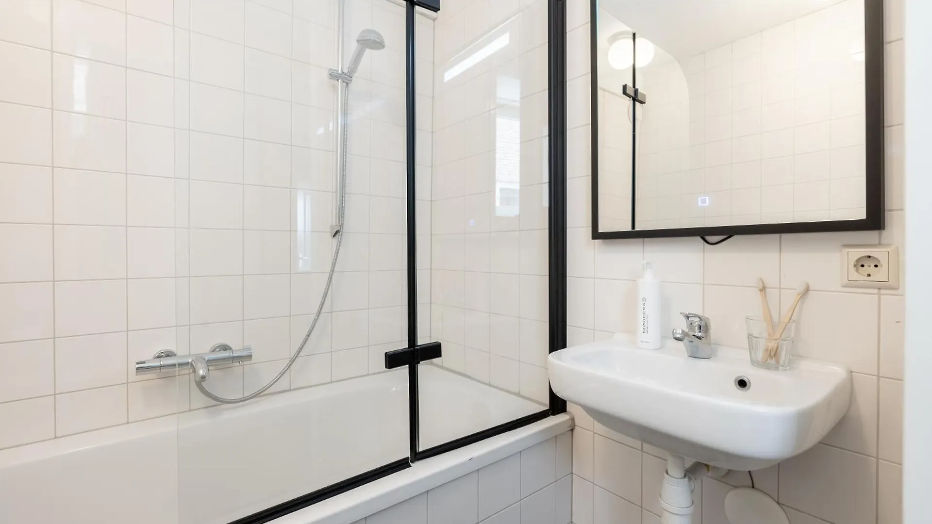 Amsterdam Dockside Flats Aparthotel