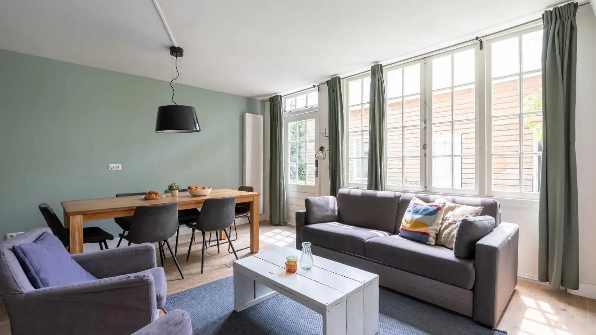 Amsterdam Dockside Flats Aparthotel
