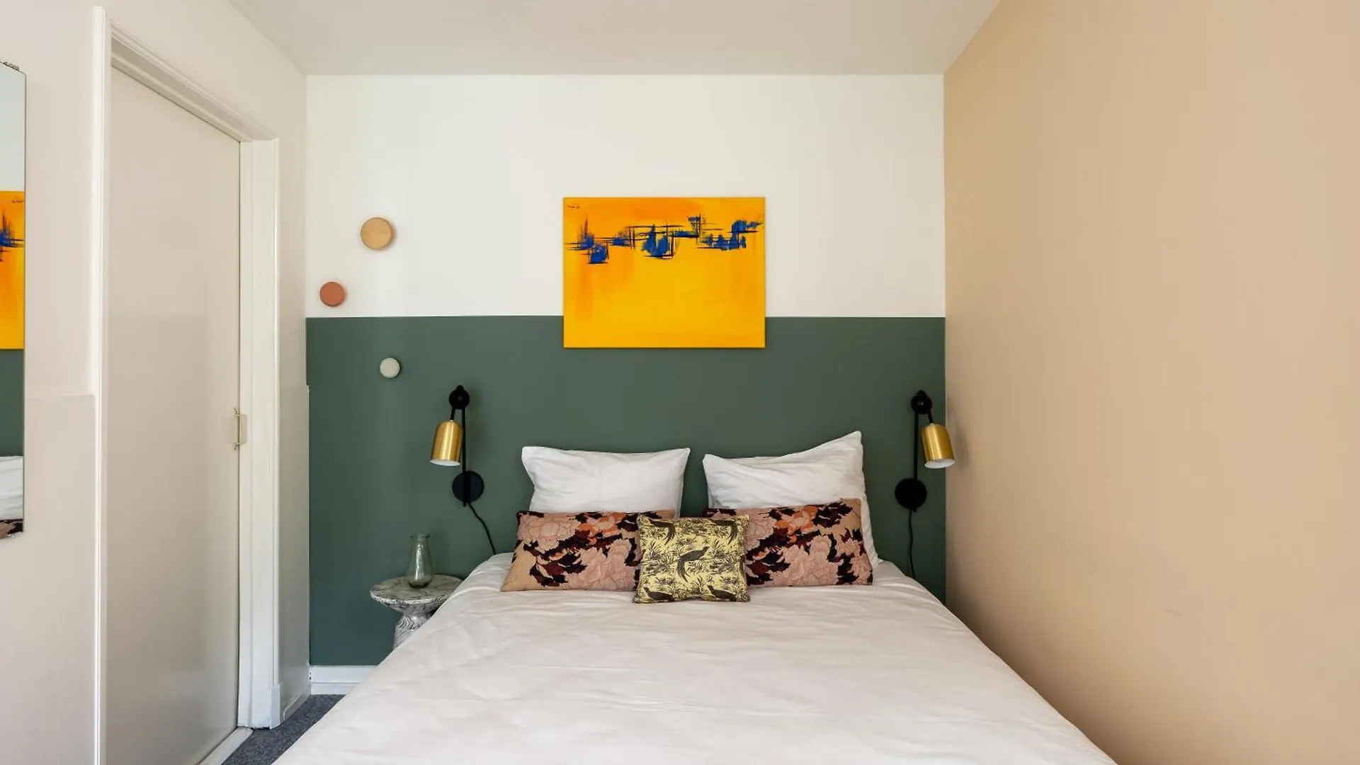 Amsterdam Dockside Flats Aparthotel